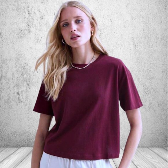 💝🎁 SEE VIDEO Cute Lululemon T-Shirt Beautiful Maroon Purple Colour - Picture 1 of 10